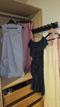 Damen Kleider und Hose gestreift Grösse L neuwertig