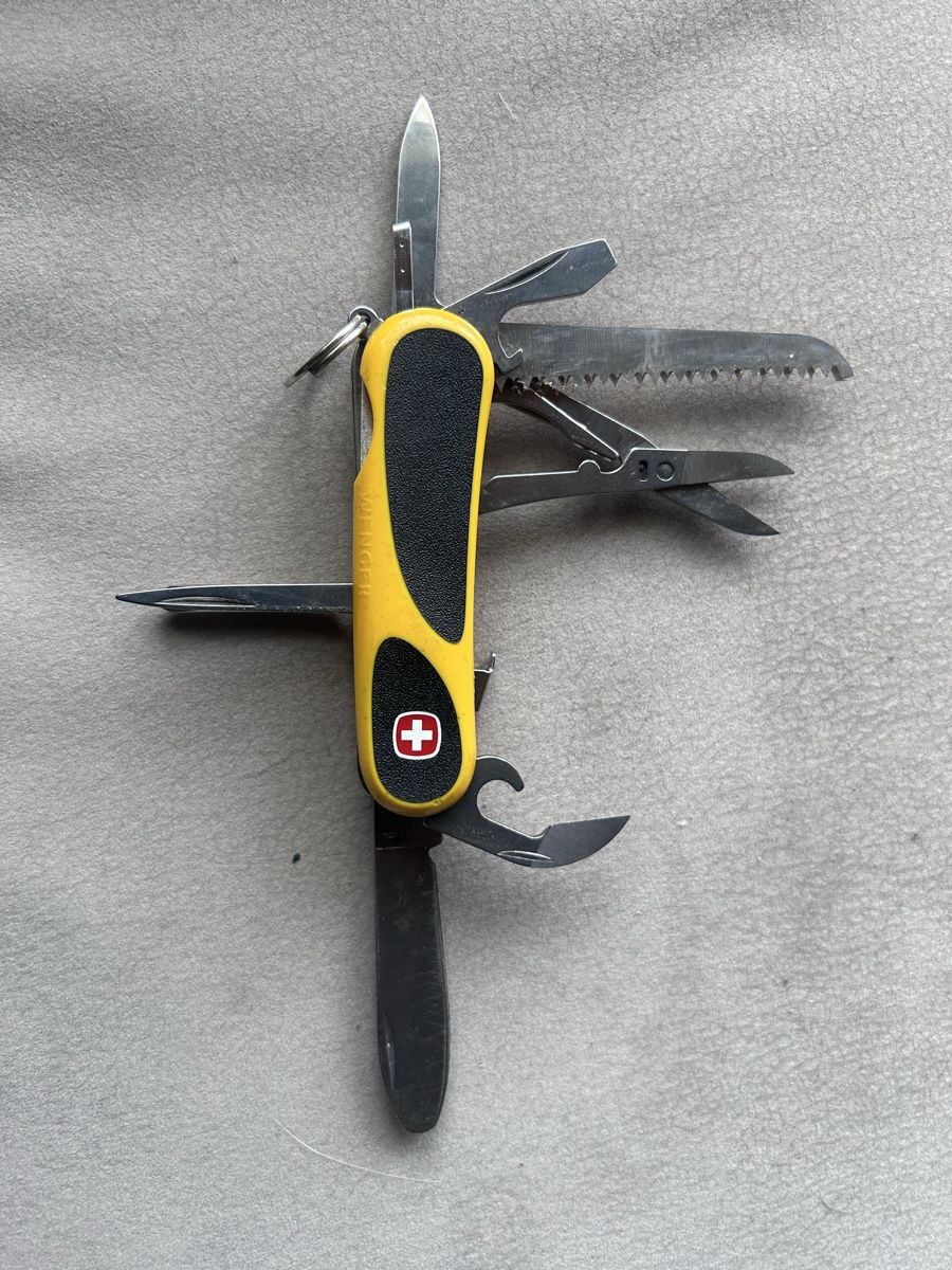 Wenger Couteaux de poche: Wenger Kinder Taschenmesser gelb – D'occasion à Schattdorf par Beni8080