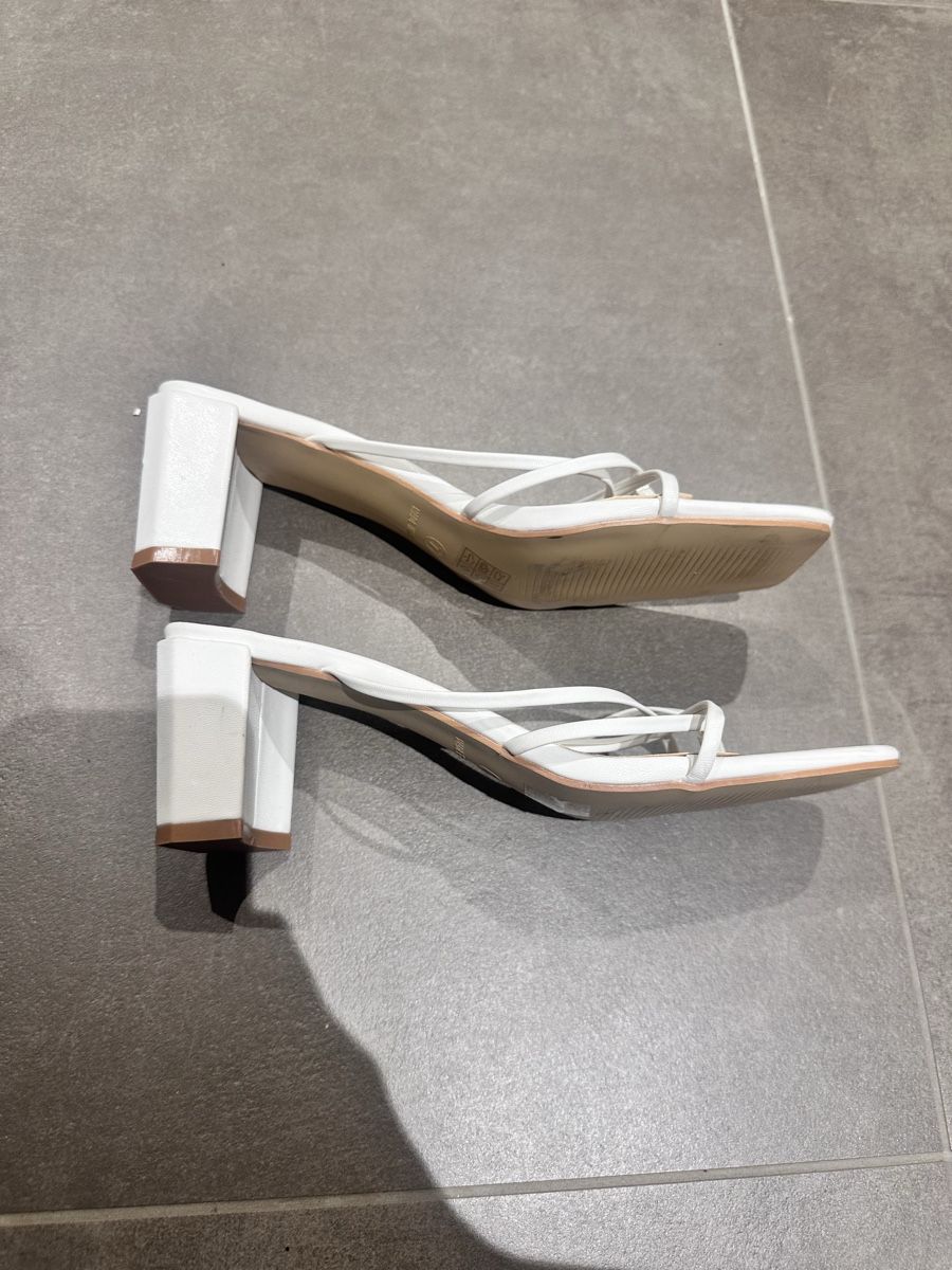 Scarpe da donna: Sandali bianchi Raid - taglia 40 – Nuovo (secondo la descrizione) da Locarno venduto da nat_7trq 4
