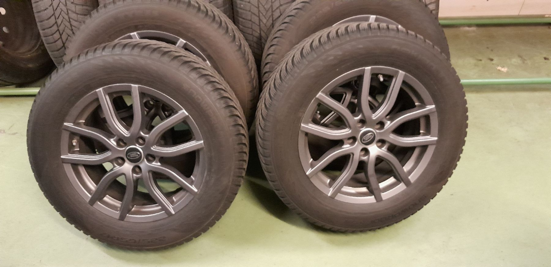 Pneumatici & Ruote complete: Landrover Evoque Winterräder – Usato da Langnau i. E. venduto da subaru_94