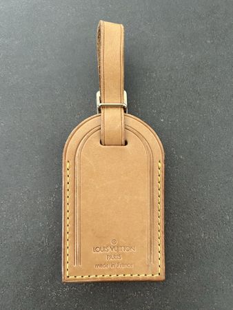 Louis Vuitton Adressanhänger „N M“ aus Leder für Reisetasche