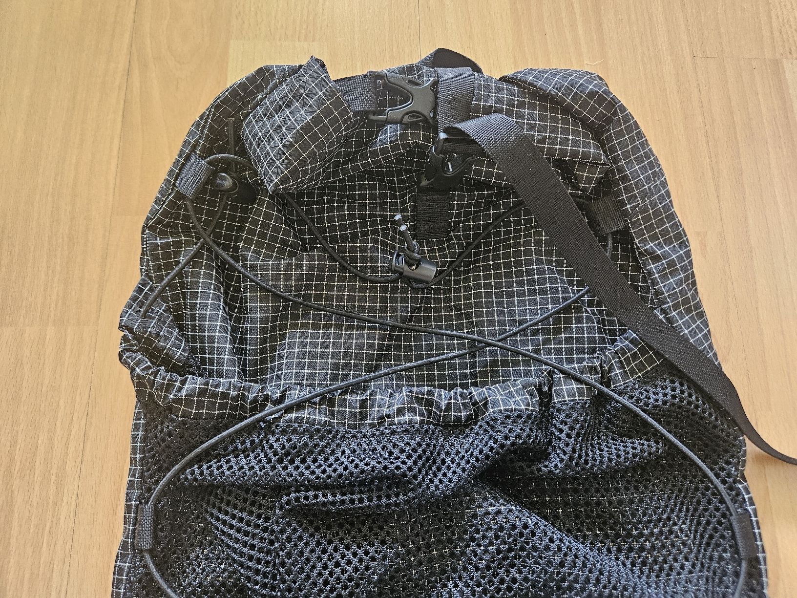 Zaini: NEU Ultraleichter Rucksack mit Roll-Top 20l – Nuovo (secondo la descrizione) da Zürich venduto da Kris8050 5