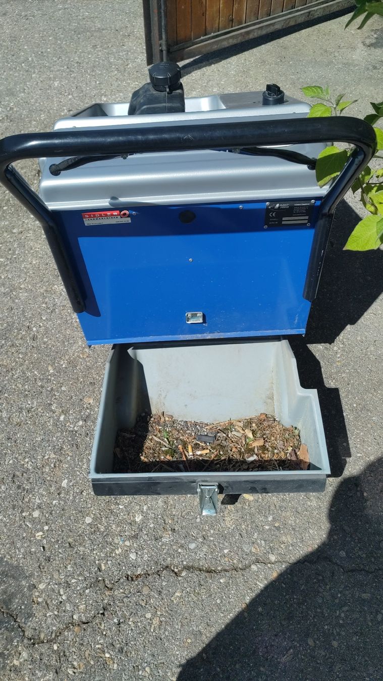 Tutte le macchine: Kehrmaschine 4 Takt Benzin – Usato da Birmensdorf ZH venduto da Tilki25 5