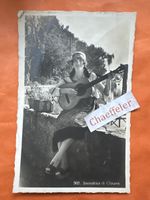 Alte Postkarte Gitarren Spielerin 1920er Jahre. Feldpost