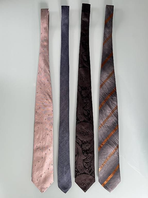 Cravatte: Sets de 3 ou 4 cravates – Usato da Vevey venduto da LAlsa6i1