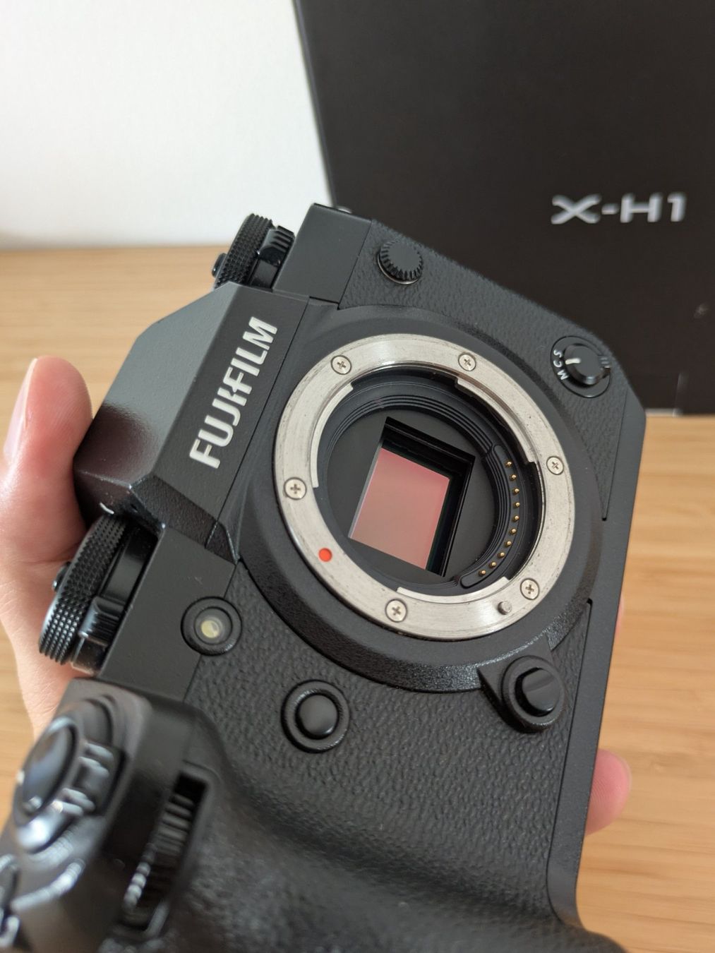 Fujifilm Appareil photo: Fujifilm X-H1 Camera Body – D'occasion à Basel par adr_gmt9 4