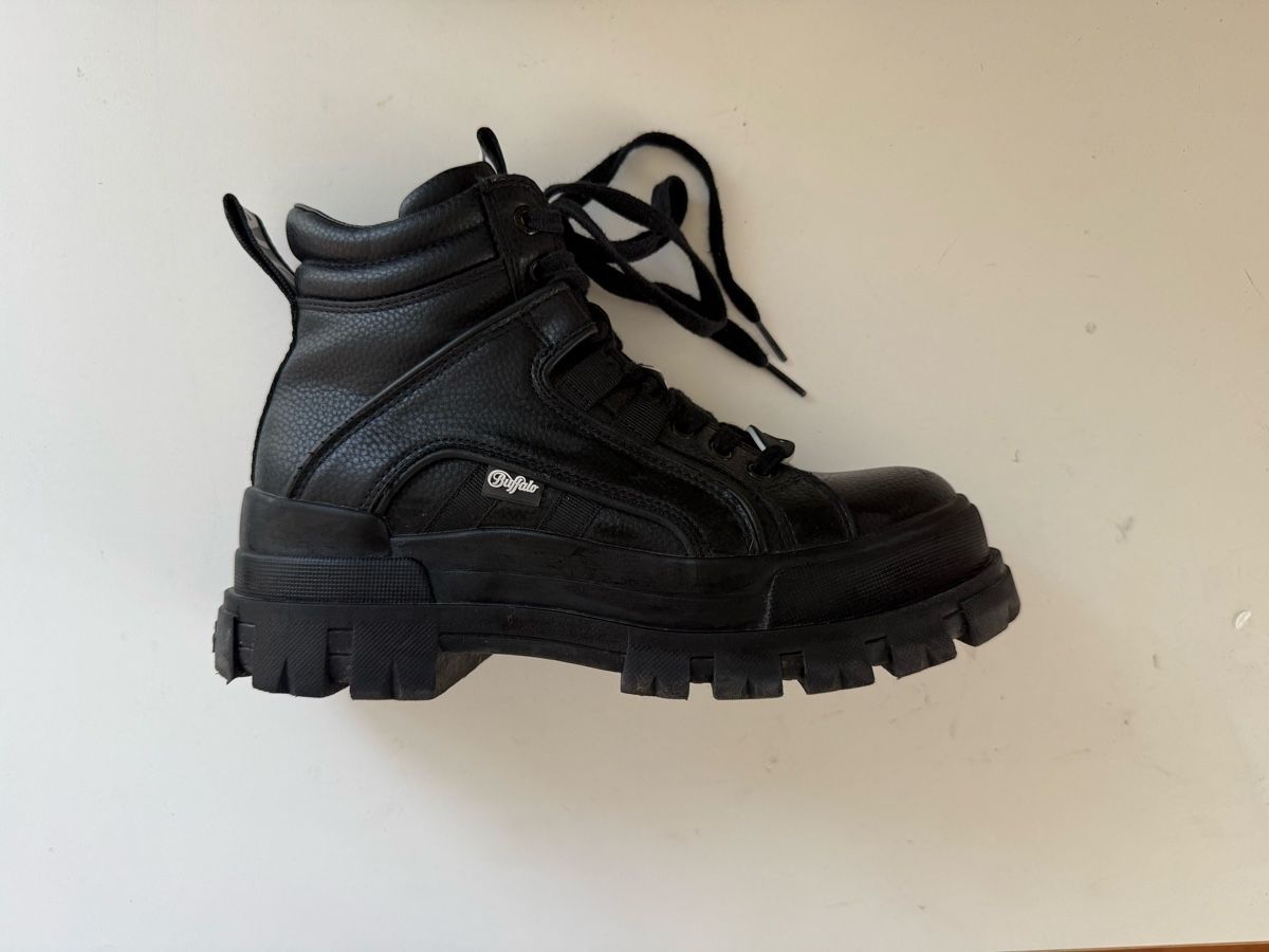 Buffalo Herrenschuhe: BUFFALO Schnürstiefelette 'Aspha' in Schwarz – Gebraucht aus Würenlos von lyn_nb6l 1