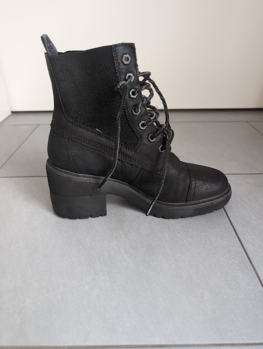 Timberland Scarpe da donna: Frauenstiefel vom Timberland – Usato da Ormalingen venduto da ElasBens 2