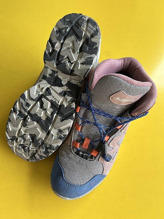 Lowa Scarpe per ragazzi: Namuk Wanderschuhe, Gr. 35 – Usato da Zürich venduto da boriana 2