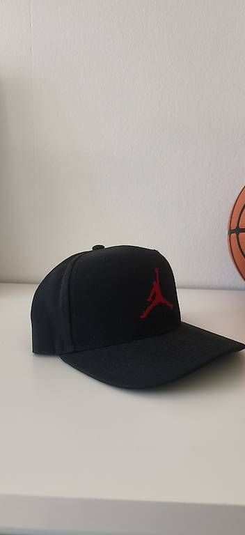 Altro in  Abbigliamento & Accessori: Nike Jordan Cap, schwarz - rotes Logo – Usato da Schaffhausen venduto da wanno 1