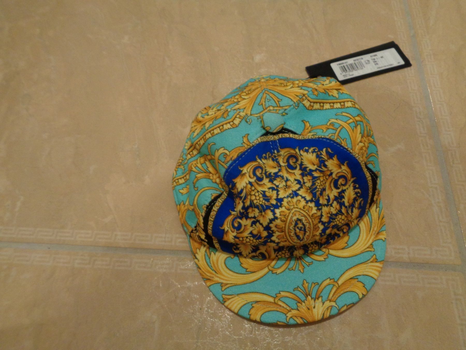 Sonstige Jungenkleidung: Versace neues Cap, 48cm NP 185 Fr – Neu und originalverpackt aus Klingnau von Markus14