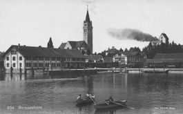 Romanshorn (TG) Hafen mit Booten und Pfarrkirche