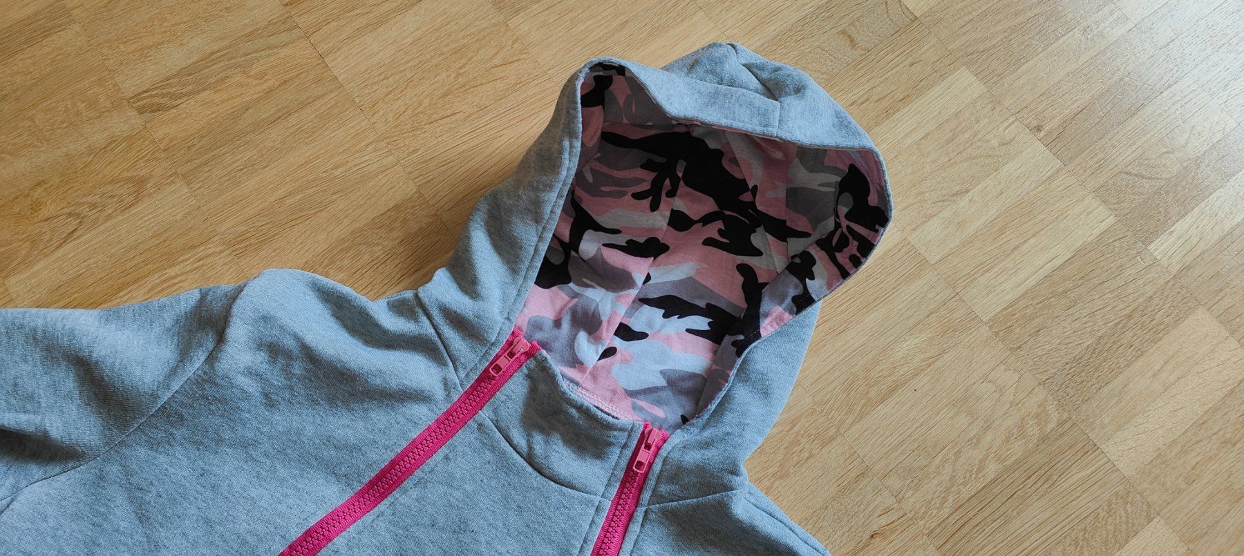 Pullover & Sweatshirts: Still-Pullover grau-pink (Gr.XXL) – Neu (gemäss Beschreibung) aus Wädenswil von adelimmat 1