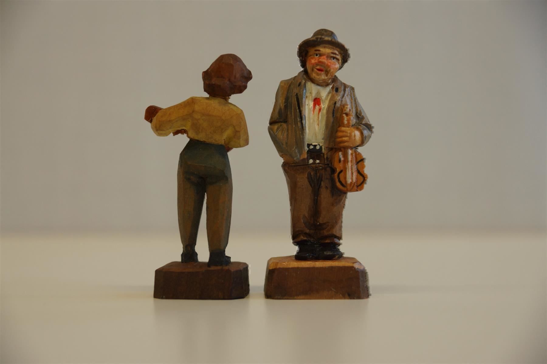 Skulpturen & Statuen: Musikantenpaar, geschnitzt – Neu und originalverpackt aus Brienz BE von P.Edelweiss 2