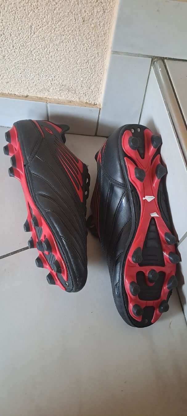 Scarpe per ragazzi: Fussballschuhe Gr.41 – Usato da Neuenkirch venduto da domsalat7 2