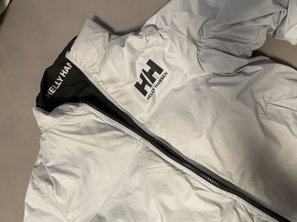Helly Hansen Vestes: Helly Hansen Daunenjacke schwarz/silber Grösse M – D'occasion à Steinach par hue_85cr 6
