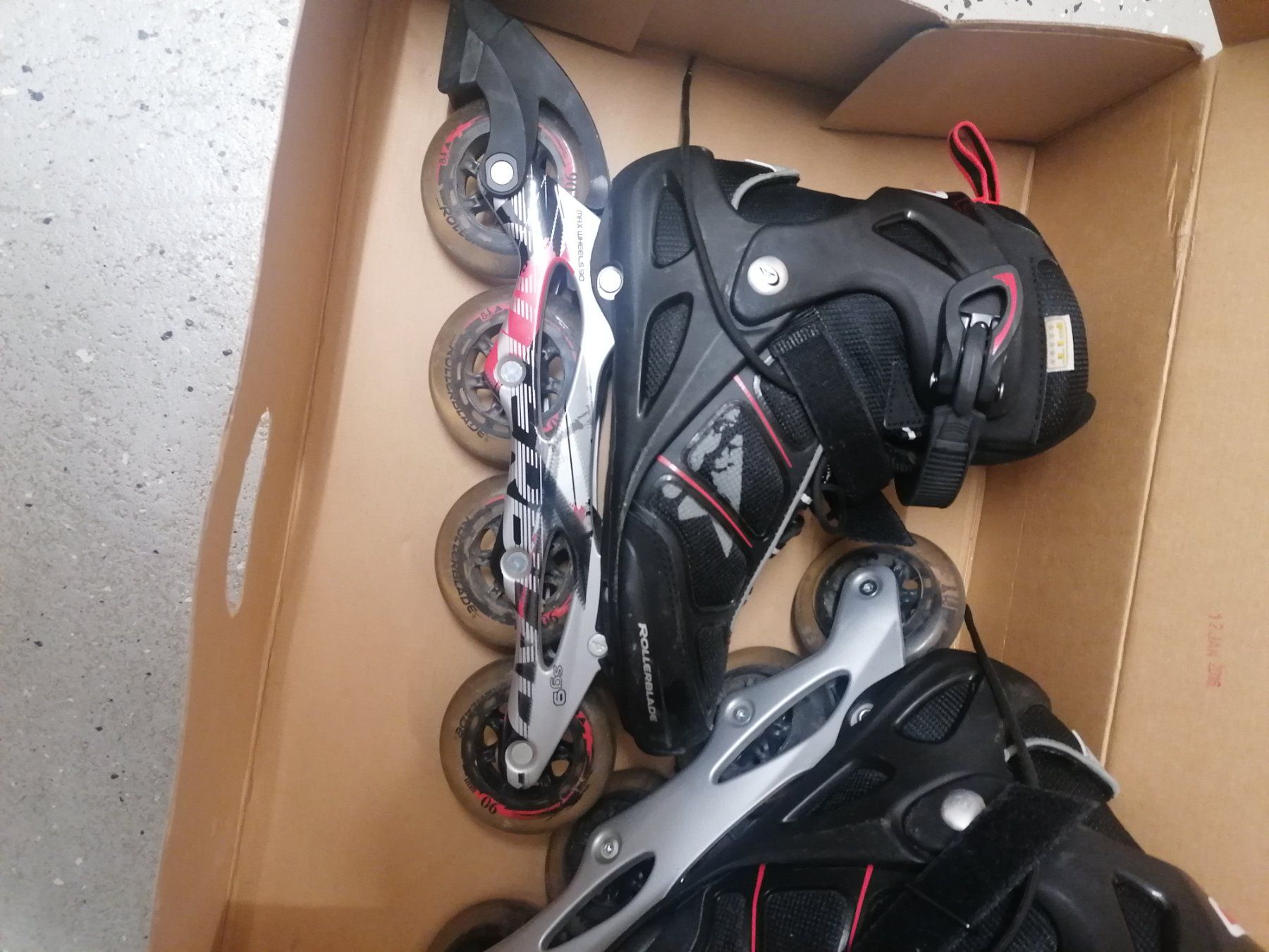 Pattini in linea & Pattini a rotelle: Rollers rollerblade EU 42 – Usato da Zug venduto da Janet077