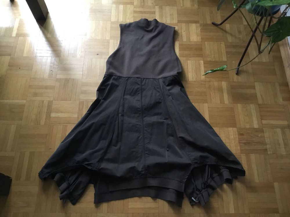 Robe Mado Et Les Autres Noir Gris Taille 38 - Robe évasée Sans Manches, Longueur Genou, Occasion Très Bon état