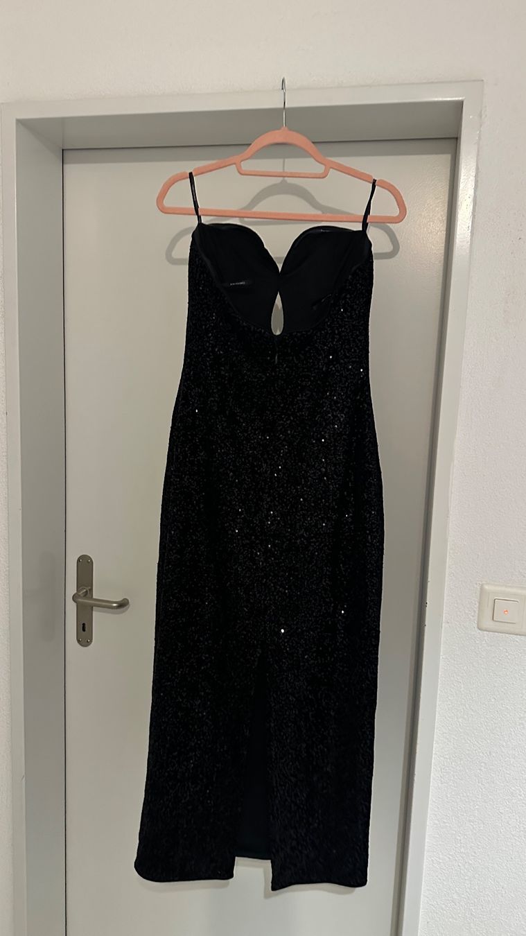 Robes: Schwarzes Abendkleid ohne Ärmel – Neuf (Voir description) à Chur par sivik