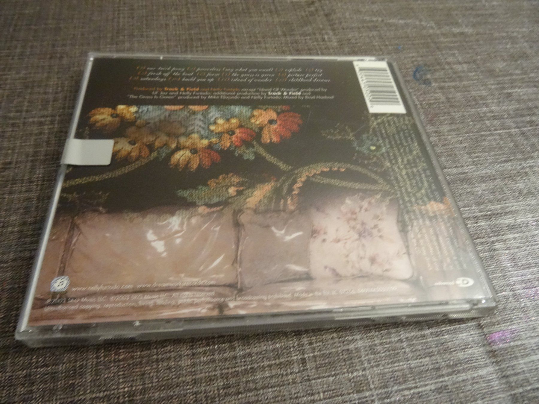 CD: Nelly Furtado - Folklore CD - – Usato da Olten venduto da Disc-Ausverkauf 1