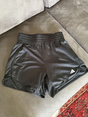 Running shorts Adidas XS