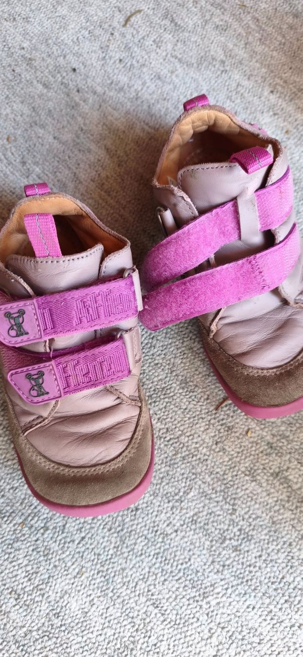 Scarpe per ragazzi: Sneakers Kinder – Usato da Winterthur venduto da OldShatterhand1.