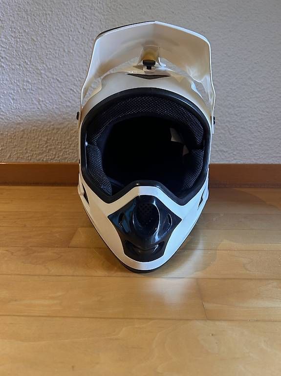 Caschi: Six Six One Integralhelm – Usato da Frutigen venduto da sse_knt6 1
