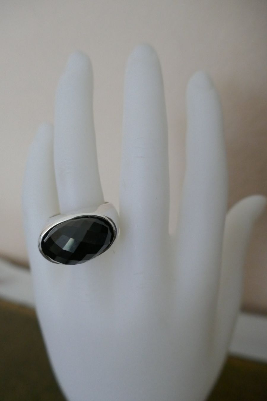 Anelli: Silberring mit facettiertem Onyx-Stein (schwarz) – Usato da Muttenz venduto da einfach-schoen