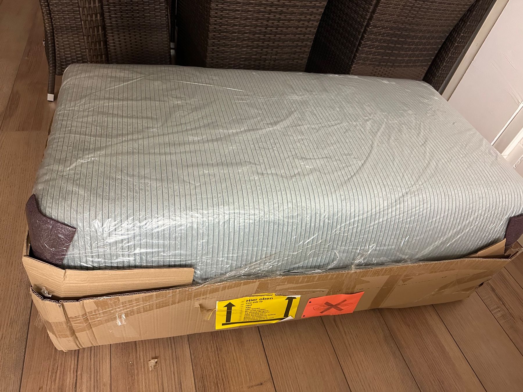 Hocker: Home affaire Hocker Riveo, mit Boxspringfederung, Cord-Bezug – Neu und originalverpackt aus Sevelen von Stopglobal. 9