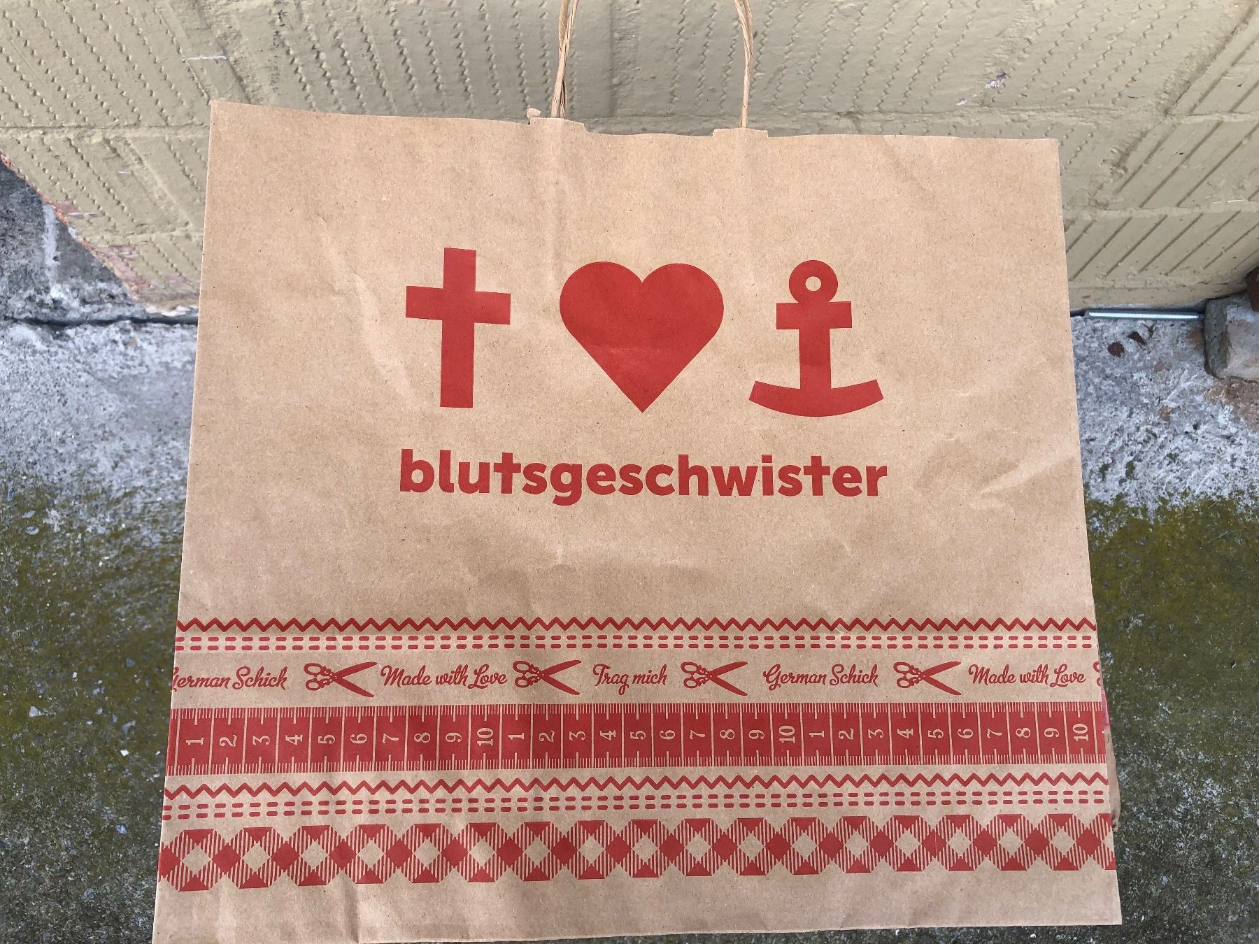 Tutte le decorazioni: Papiertragetasche - Blutsgeschwister - Neu Set à 200 - Stück – Nuovo (secondo la descrizione) da Luzern venduto da dichsel