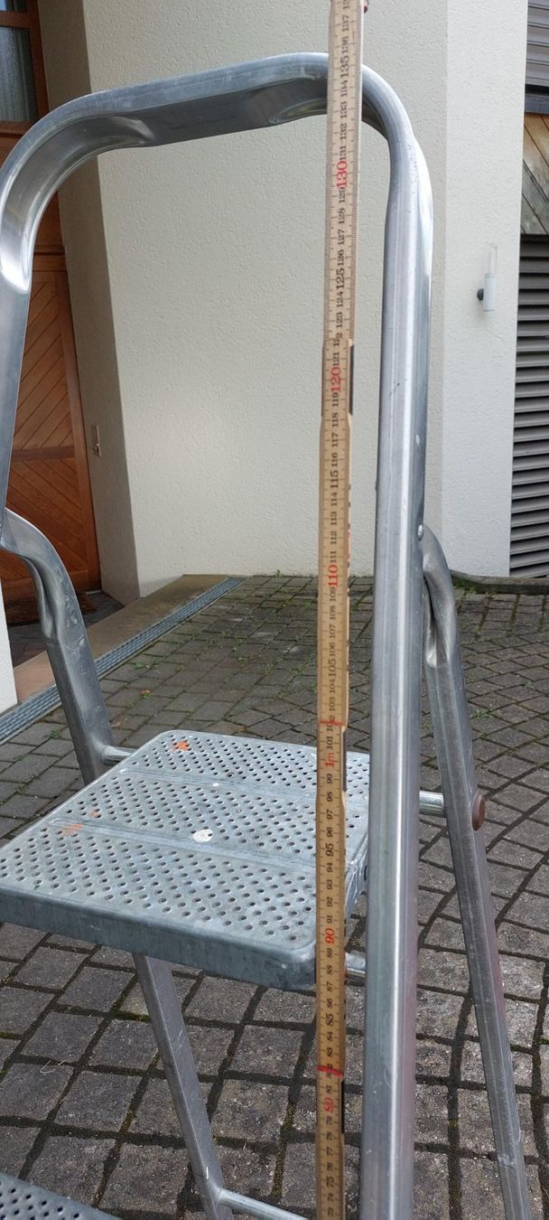Leitern: Trittleiter 1,4 m. – Gebraucht aus Horw von Zentral50 2