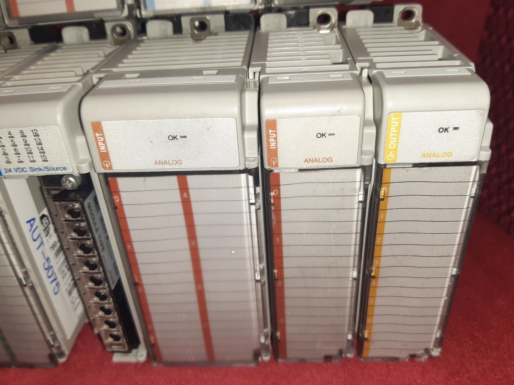 Componenti elettronici: Diverse Ein- und Ausgangsmodule, analog und digital von A&B – Usato da Lohn-Ammannsegg venduto da Molch7 5