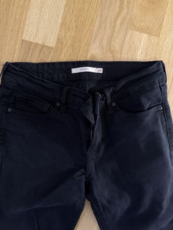 Levi's 711 Skinny Jeans, Grösse 26, Schwarz
