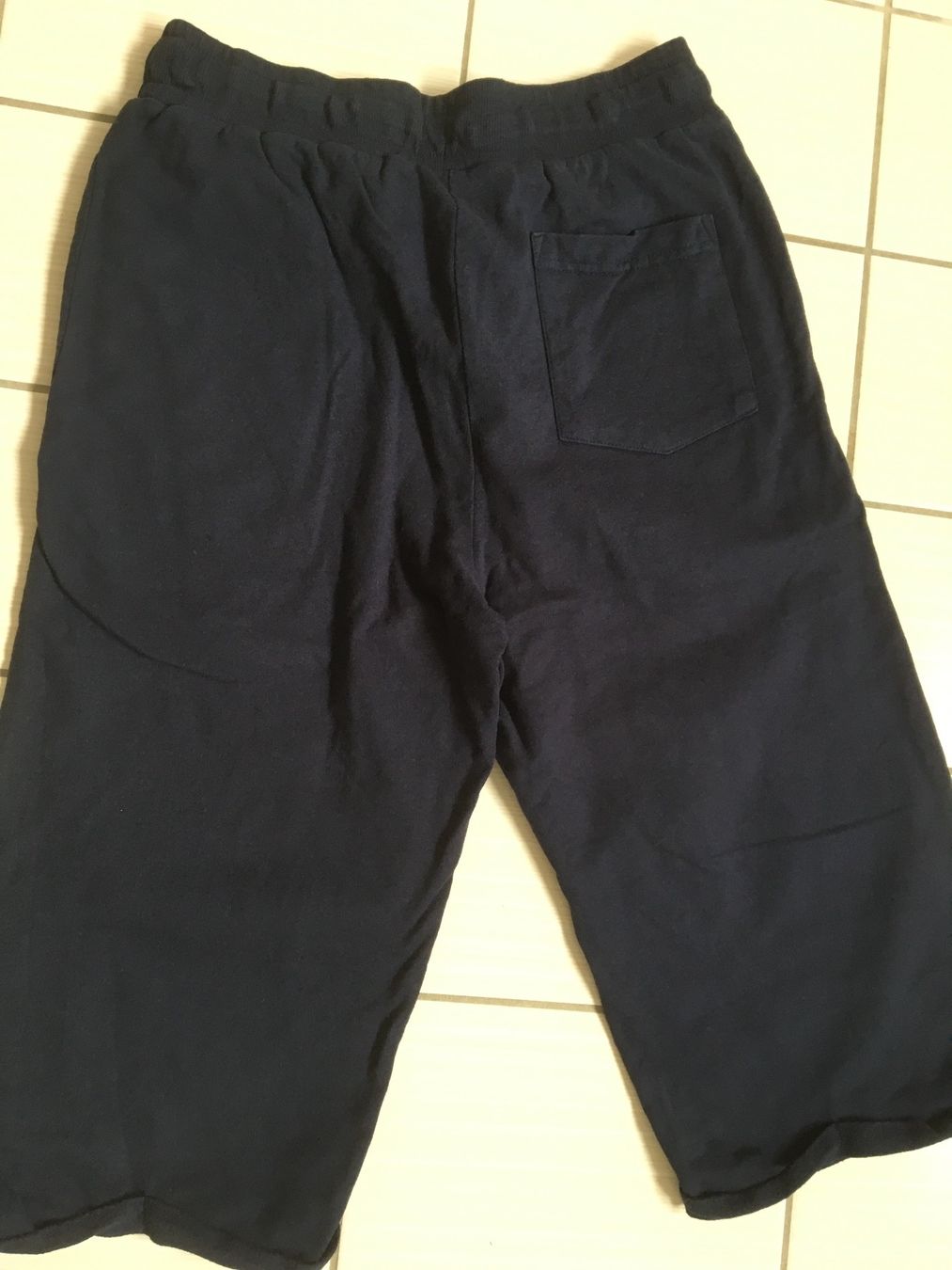 Pantalons: Bermuda 158 – D'occasion à Arth par Vrecam51 2