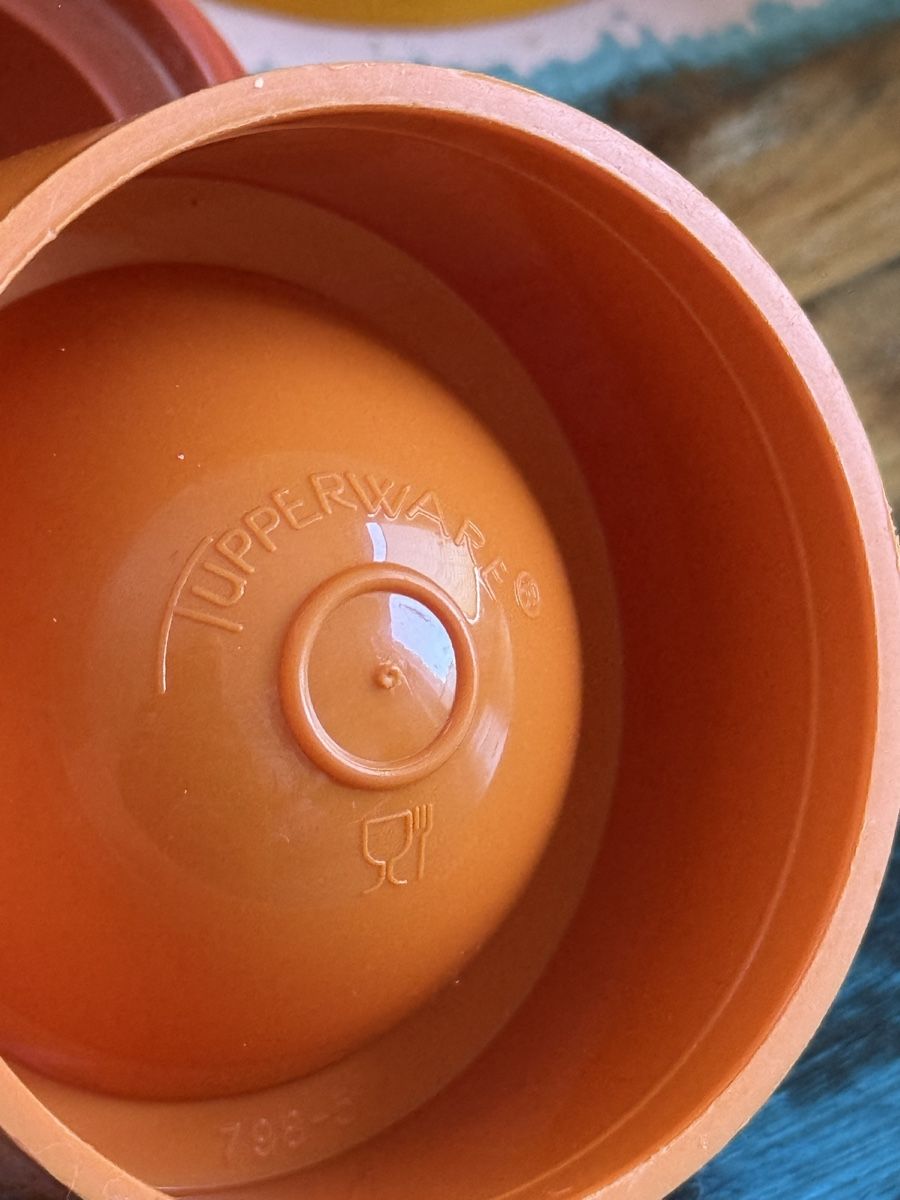 Altre Stoviglie: Retro Eierbecher Tupperware vintage 70er Jahre – Usato da Strengelbach venduto da shihtzuliving_22 1