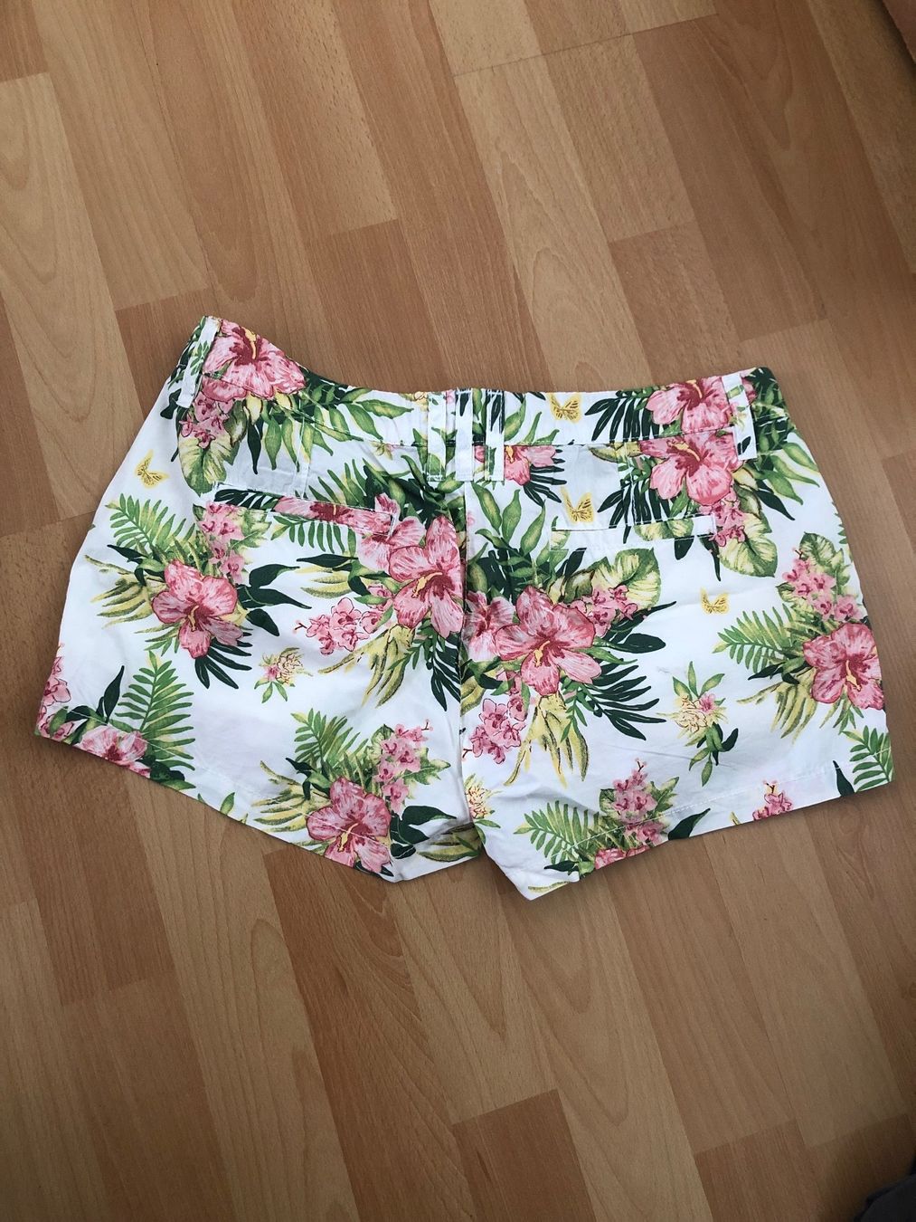 C&A Pantaloni: Kurze Sommerhose Gr 38 – Usato da Zürich venduto da Herbion1 3