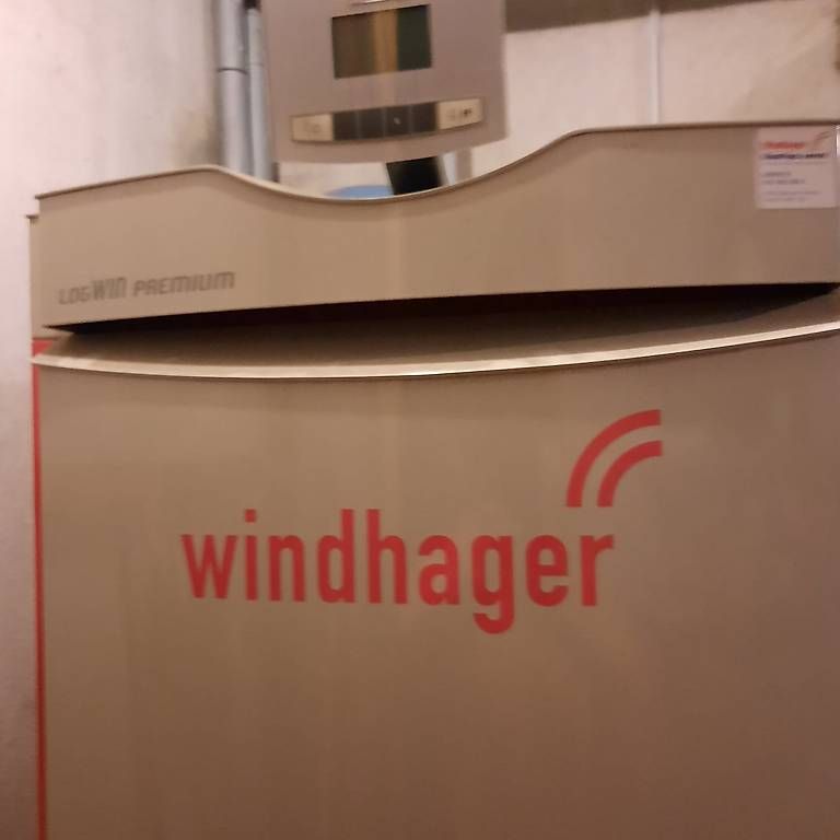 Windhager Radiatori: Chaudière à bois Windhager LogWIN Premium + Boiler sanitaire – Usato da Fully venduto da C4rr0n 4