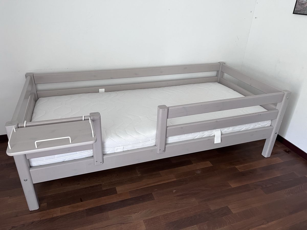 Letti: Flexa Kinderbett inkl. Hochbett – Usato da Zug venduto da Zagorakis