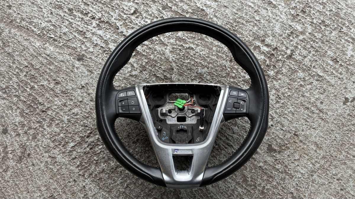Volvo Toutes les pièces auto: Lederlenkrad Volvo – D'occasion à Niederlenz par SciroccoUrquattro