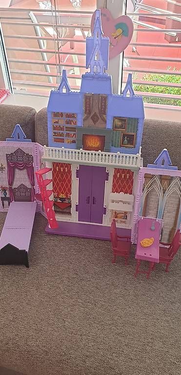 Casette per bambini: Casa di Elsa – Usato da Massagno venduto da Ale86