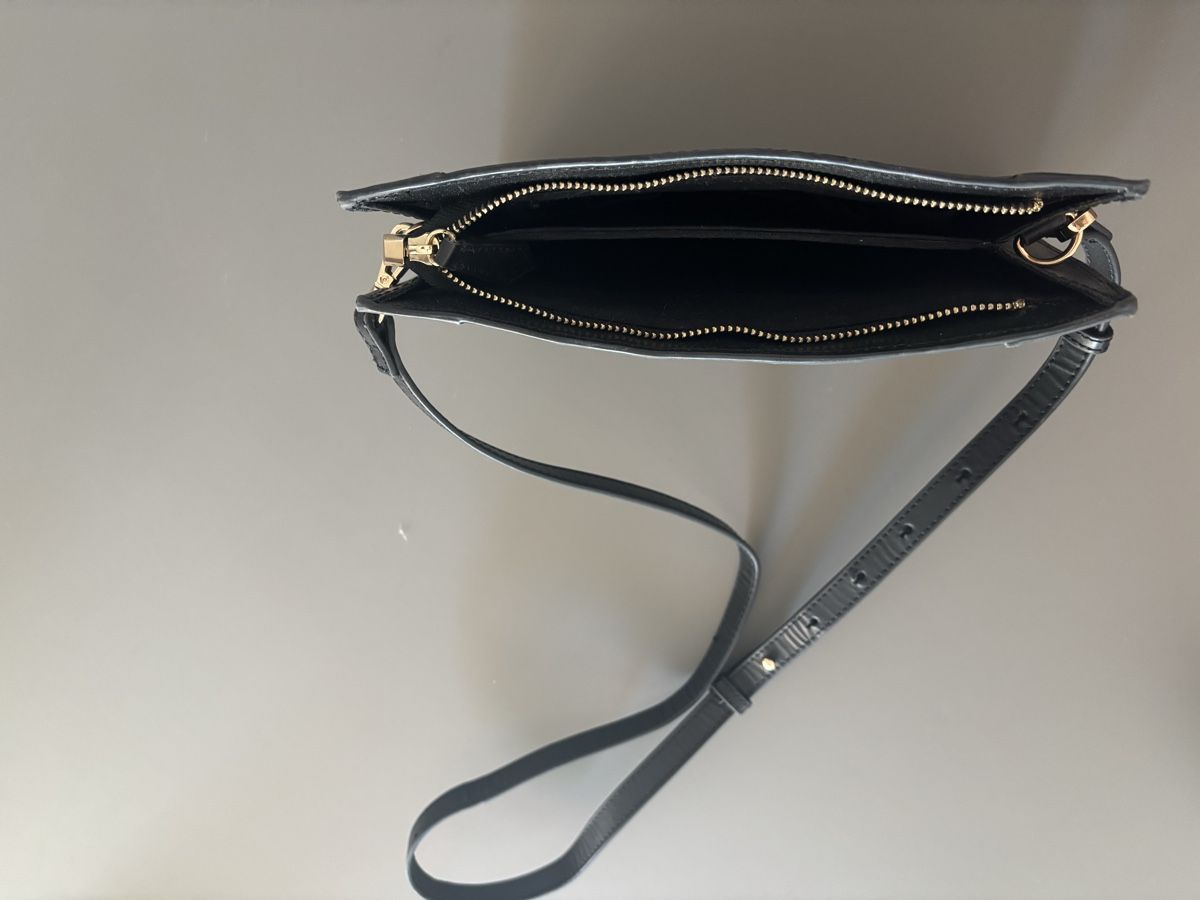 Taschen für Damen: Schwarze Damen Umhängetasche Leder  – Gebraucht aus Geroldswil von ele_7hkp 1