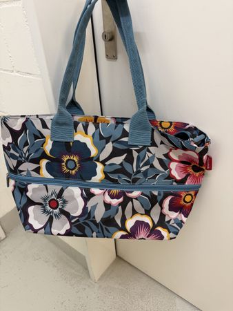 Reisenthel Shopper M, neuwertig, Blumendesign, Top Zustand