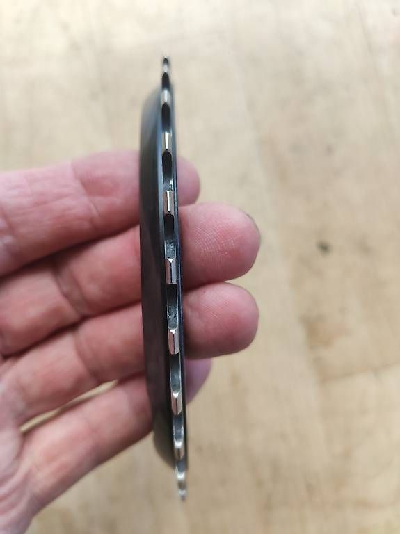 Pièces détachées: Shimano Kettenblatt 1fach  – D'occasion à Biel/Bienne par Rouf7 3