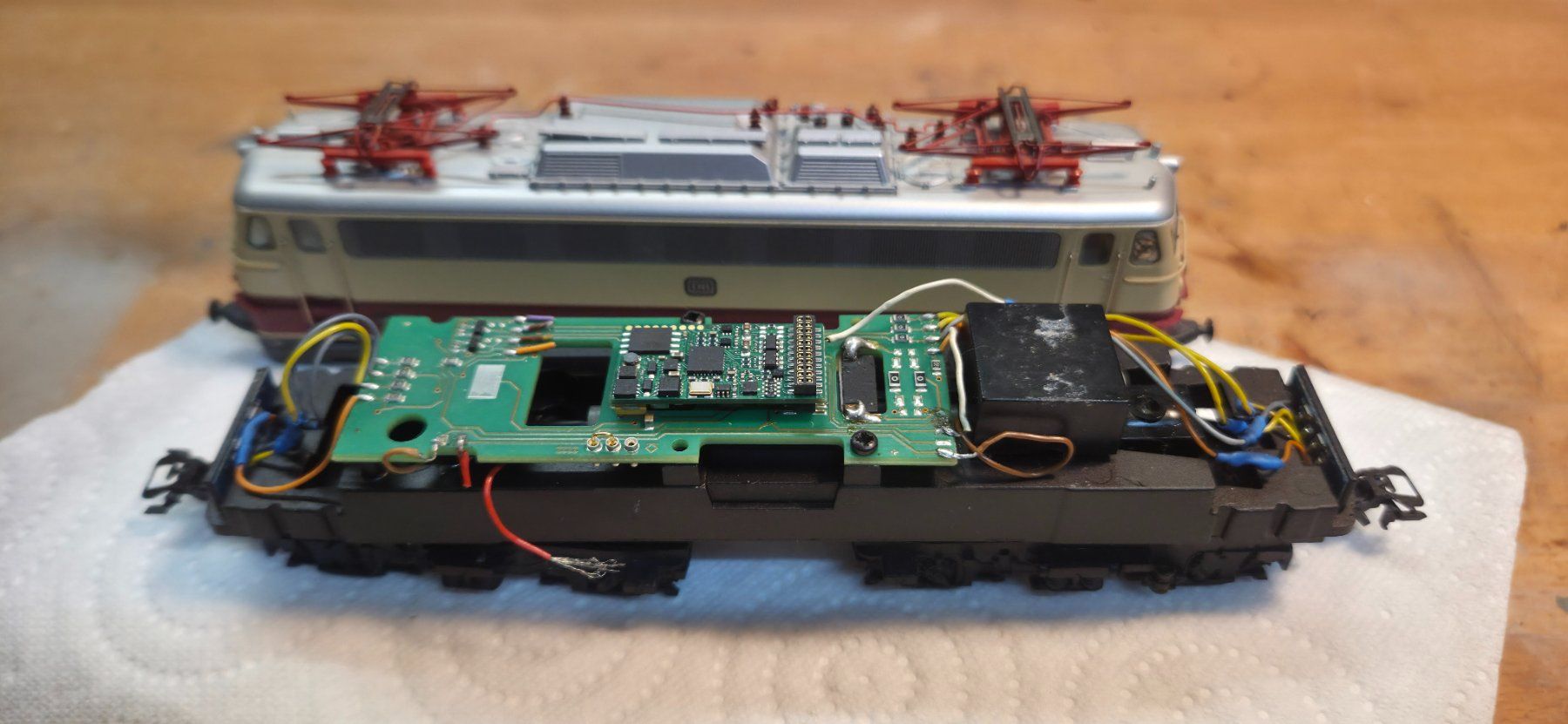 Modellini di ferrovie: 2 Digital Lokomotiven H0 - Defekt – Difettoso da Rümikon AG venduto da Schelm 2
