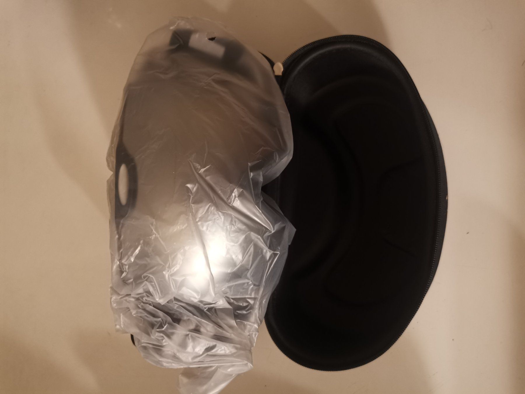Sci: Snow goggles (NEW) – Usato da Bern venduto da cwa_p82l 1