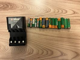 BASF Twin Ladegerät mit Akkus, AA und AAA