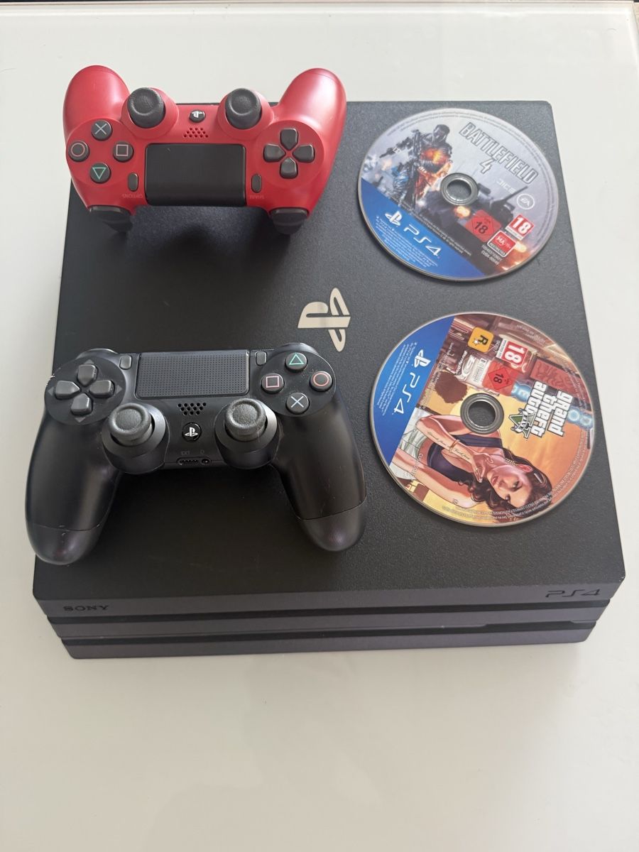 Sony Konsolen: Ps4 pro plus zwei Controller mit GTA5 u BF4 – Gebraucht aus Bern von Kikiel