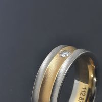 Edler Goldring von Meister mit 0.06ct Brillant