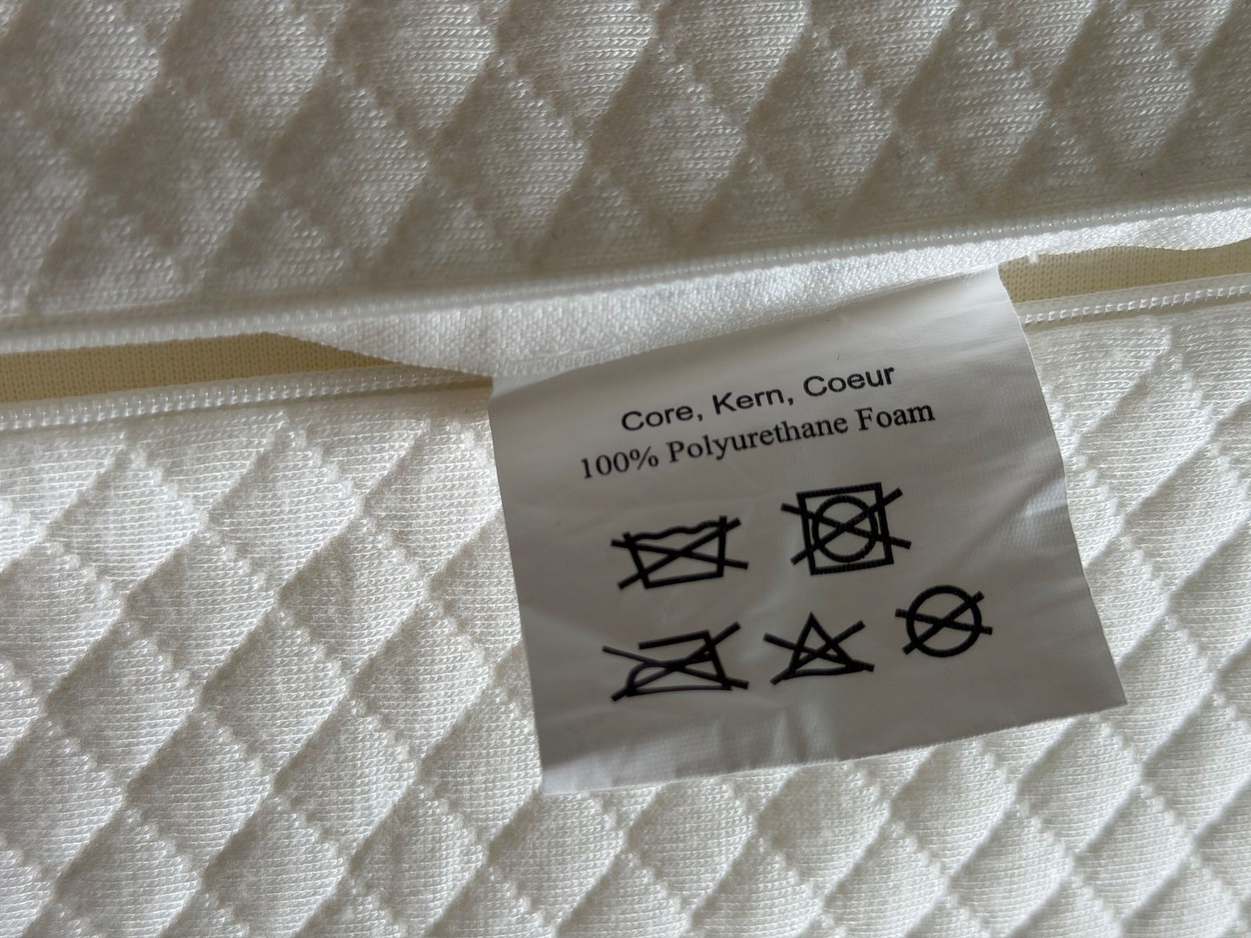 Tempur Cuscini: Kissen Confidence in Textiles – Usato da Aarau venduto da KorgPA 4