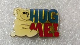 Ansteckpin 175: Hug Me